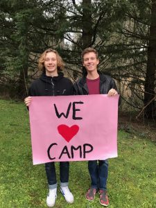 Shaggy & Plop Love Camp!
